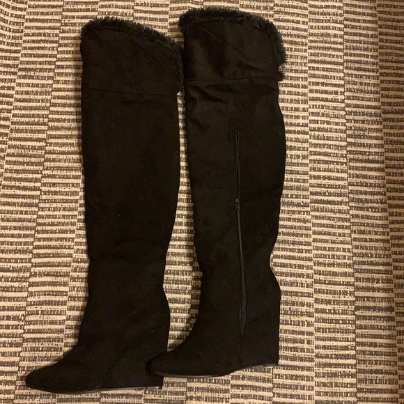 Black faux suede thigh high boots - Picture 2 of 4